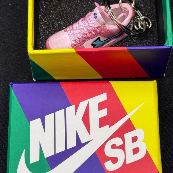 Kids Pink Keychain Shoe - Picture 8 of 9